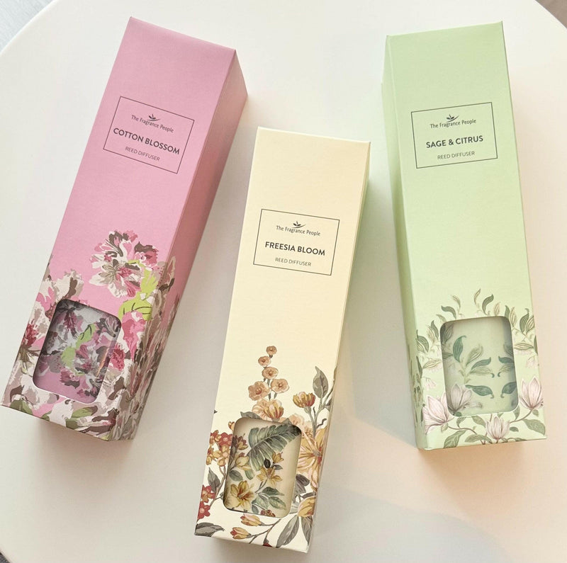 Glass Reed Diffuser with Floral Design in Gift Box - 110ml Scented Candles The Sweet Giftorium Cotton Blossom